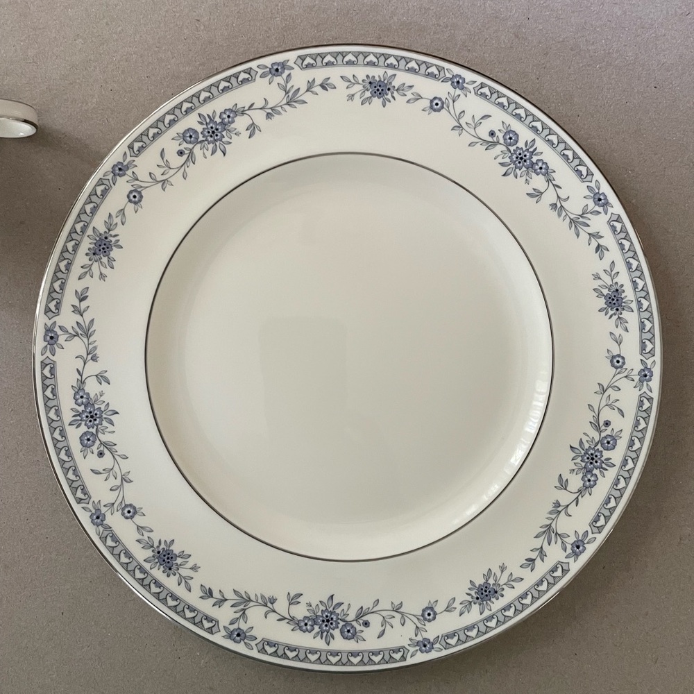 Classic Blue Floral Dinnerware Set